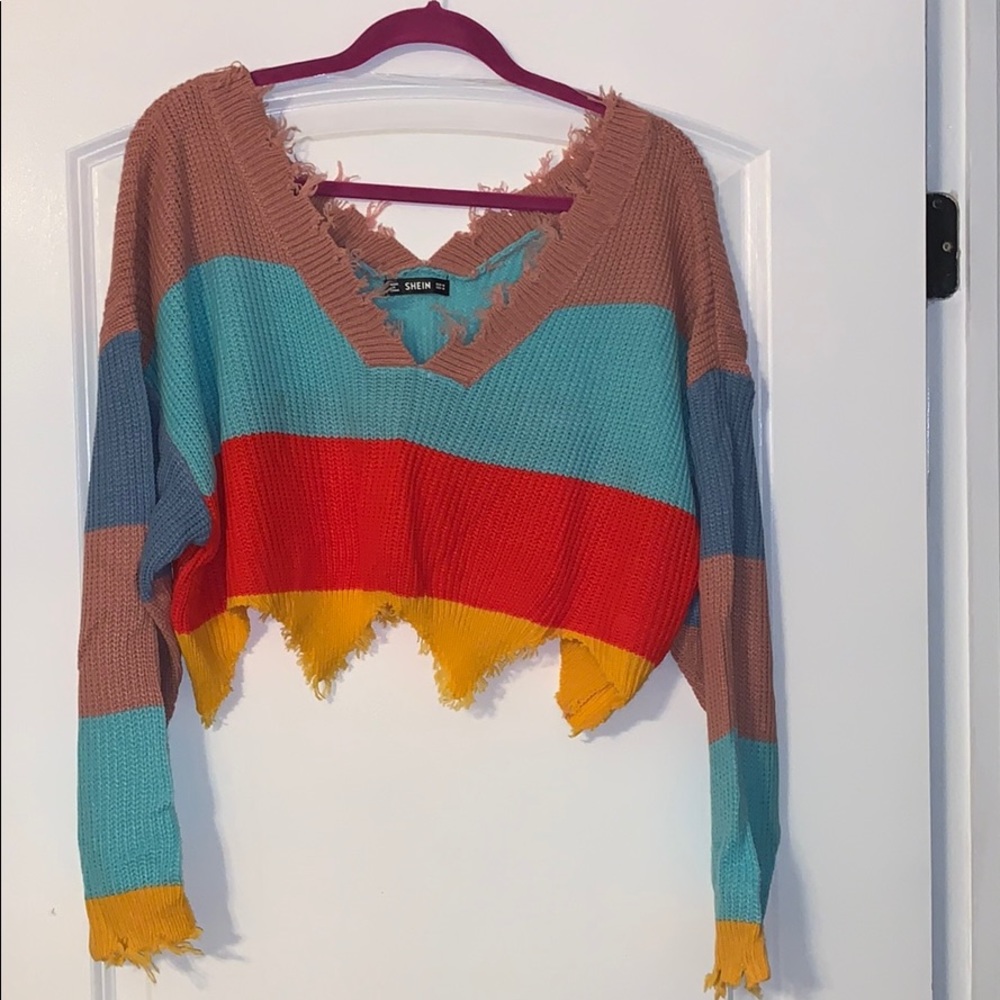 SHEIN Color-Block V-Neck Frayed Hem Crop Top